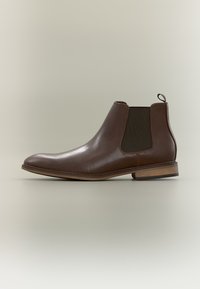 Επιλέχθηκε, dark brown
