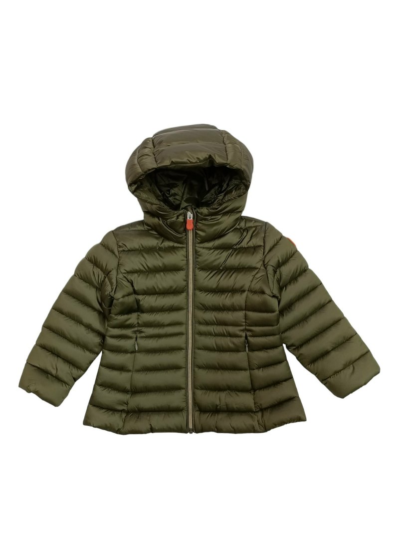 Giacca a vento imbottita di colore verde oliva, con cappuccio, chiusura con zip e due tasche laterali. La superficie presenta una texture trapuntata con una finitura lucida.