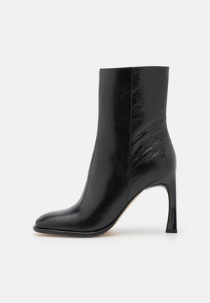 Botines de tacón - black