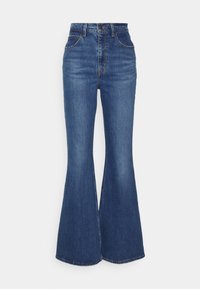 Jean en denim bleu taille haute avec jambe évasée, fermeture éclair et bouton à l'avant, et design classique à cinq poches.