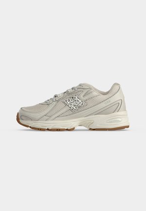 New Balance 740 Safari Moonbeam Gum — foto 2
