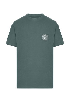 Mørkegrøn T-shirt med korte ærmer og et lille hvidt Monaco-våbenskjold og tekst på venstre bryst.