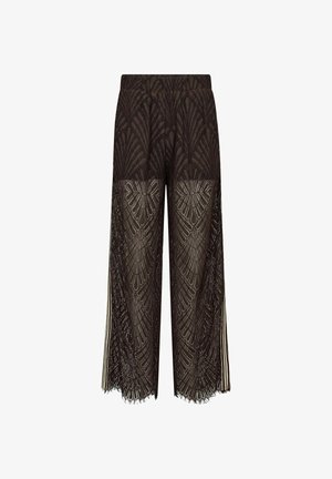 Čierne široké nohavice s jemným čipkovaným vzorom a zaoblenými lemami, s priehľadnou látkou a pruhovanými bočnými panelmi.