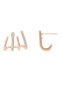 Orecchini in oro rosa con un design elegante e moderno. Uno presenta tre barre curve adornate con cristalli trasparenti; l'altro è un semplice cerchio arrotondato.