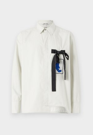ASYMMETRIC BADGE SHIRT - Overhemd - ecru