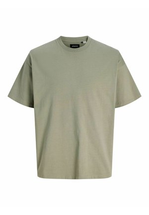 T-shirt unisex verde oliva chiaro a maniche corte con scollo rotondo, vestibilità regolare e etichetta del marchio visibile all'interno del colletto.