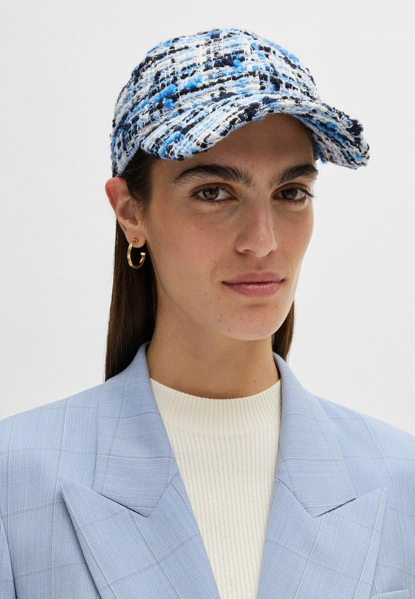 ARI-TW - Cap - patterned seven