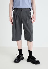 Weekday - JOEY LOOSE LONG SUIT  - Šortai - grey dark Miniatiūros vaizdas 1