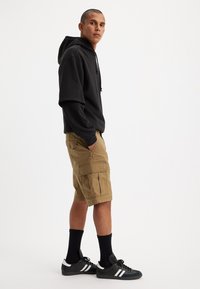 Levi's® CARRIER - Shorts - otter poplin