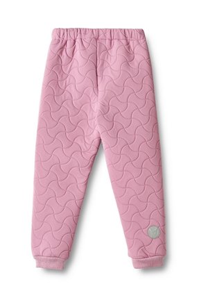 Różowe pikowane spodnie z falistym wzorem, elastycznym pasem i prążkowanymi mankietami. Posiadają okrągłe szare logo na jednej z nogawek.