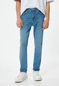 Koton MICHAEL - Vaqueros slim fit - blue denim