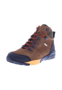 Braune Wildleder-Wanderstiefel mit schwarzem Gummikappen, orangefarbenen Schnürsenkeln, Mesh-Akzenten und einer flexiblen gelben Sohle. Verfügt über sechs Schnürlöcher für eine sichere Passform.