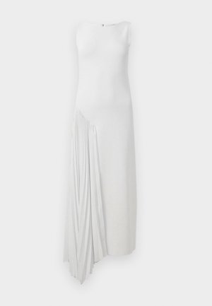 Valkoinen midi-mekko suoralla leikkauksella, jossa on laskostus yksipuolella, pyöreä pääntie ja ilman hihoja. Sujuva rakenne.