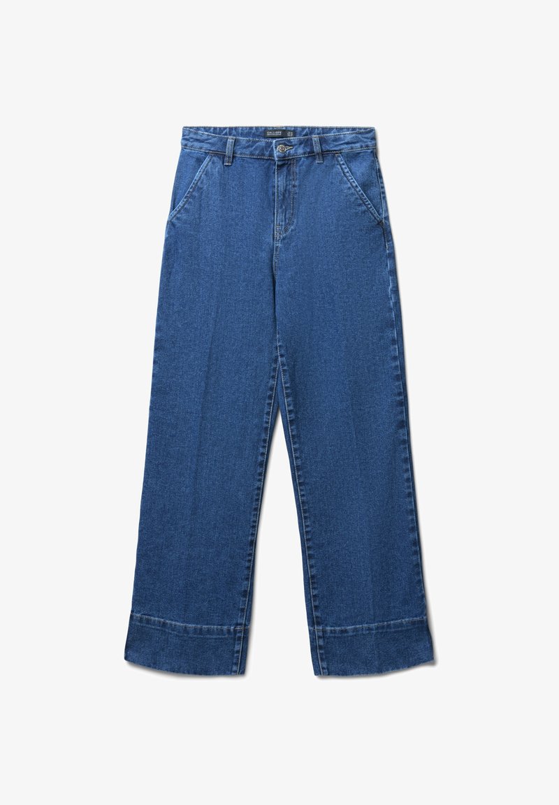 Pantaloni in denim a gamba larga di colore blu medio. Presentano una vita alta, tasche frontali e un orlo leggermente sfilacciato. Design classico a 5 tasche.