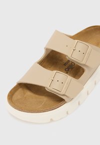 Birkenstock ARIZONA CHUNKY SANDCASTLE - Sandále - sandcastle