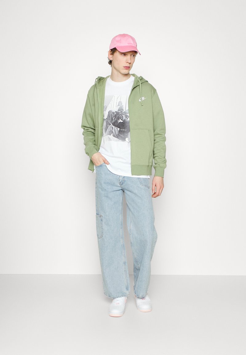Nike Sportswear SPORTSWEAR CLUB FLEECE - Hoodie - oil green/white