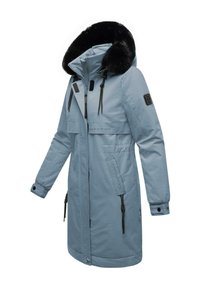 Svetlo modrá parka s umelým kožuchom na kapucni, zipsom a patentkami, nastaviteľnými šnúrkami a viacerými vreckami. Vyšité logo na prednej strane.