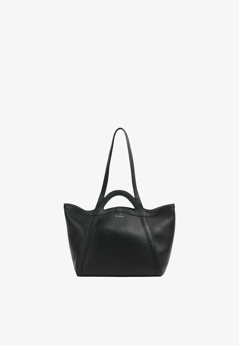 Borsa tote in pelle nera con finitura testurizzata, parte superiore curva e doppio manico. Presenta cuciture visibili e un design minimalista.