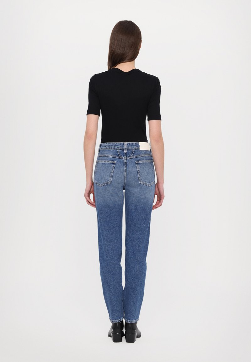 CLOSED PEDAL PUSHER - Jeans Straight Leg - blue/blau - Zalando