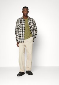 ARKET Camisola - khaki