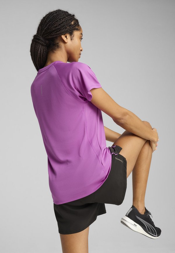 W RUN VELOCITY TEE  - Basic T-shirt - wild berry