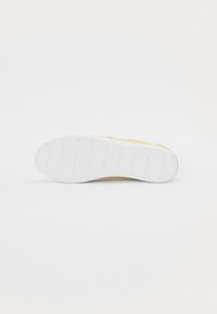 Thumbnail Image 5