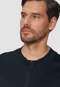 s.Oliver BLACK LABEL MIT REISSVERSCHLUSS AUS MERCERISIERTER  - Langarmshirt - navy