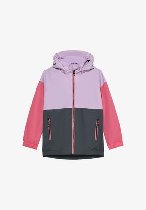 Windbreaker-Jacke mit einer hellvioletten Kapuze und Oberkörper, dunkelgrauem Unterkörper und pinkfarbenen Ärmeln mit verstellbaren Manschetten und Reißverschlüssen.