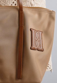 By Malene Birger NABELLA - Τσάντα χειρός - tannin