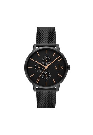 Montre avec un bracelet en maille noir, affichant un cadran noir, des accents en or rose, trois sous-cadrans et des index d'heure minimalistes. Design lisse et épuré.