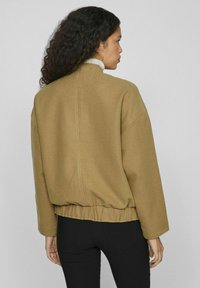 VILA Bomber jakna - gothic olive
