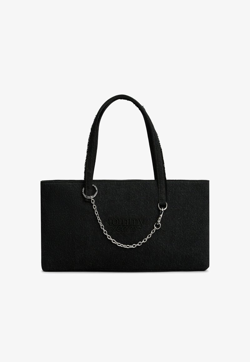 Sac à main rectangulaire noir avec deux poignées, détail chaîne argentée, et logo subtil "tommy jeans" embossé à l'avant.