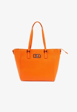 Oranje schoudertas met een gladde leren textuur, twee schouderbanden, een ritssluiting en een zilveren hardwareaccent aan de voorkant.