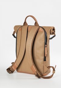 Aunts & Uncles TOKIO - Tagesrucksack - tapir