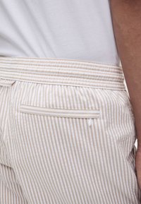 Marks & Spencer Shorts da mare - sand mix