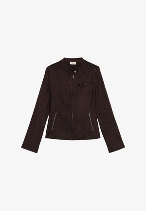 Braune Kunstsuedejacke mit Rundhalsausschnitt, vorderem Reißverschluss und zwei seitlichen Reißverschlusstaschen. Sanfte Textur und taillierte Passform.