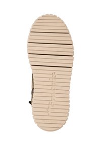 Zool van beige sandaal met horizontale groeven, merknaam Tanaís, maat 37, en "Made in Portugal" in rubber zool gedrukt.