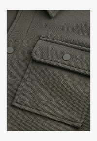 Ausgewählt, slate grey