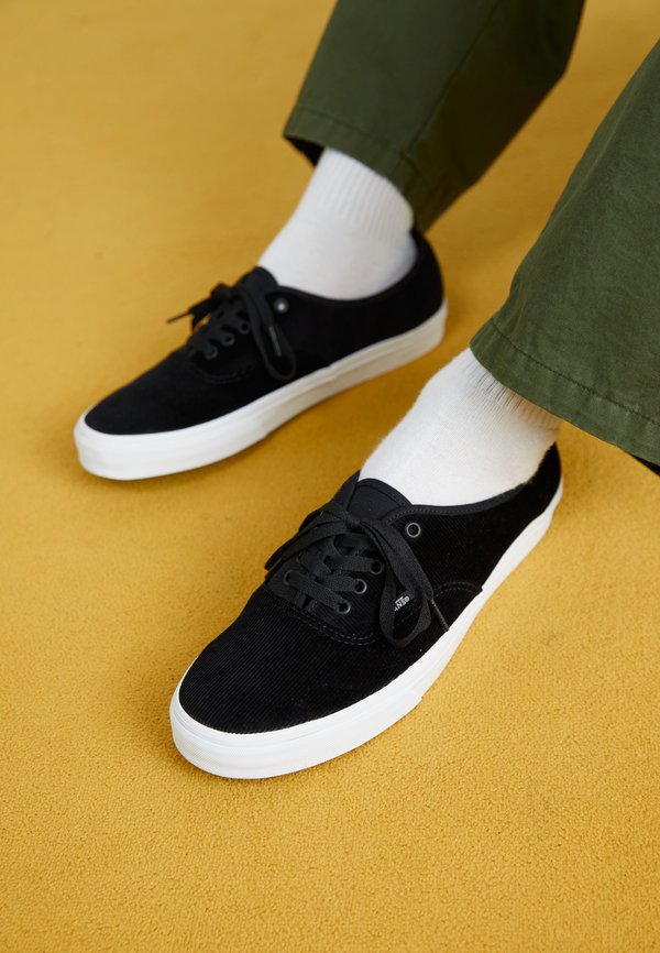 AUTHENTIC UNISEX - Sneaker low