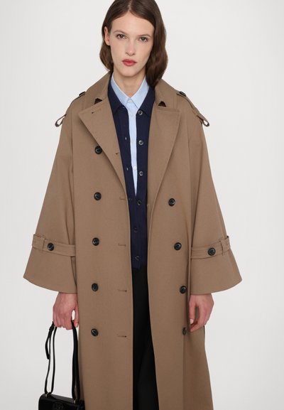 By Malene Birger ALAYA - Šineļveida mētelis - fosil