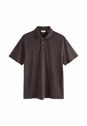 Dunkelbraunes, kurzärmeliges Poloshirt mit Kragen und drei vorderen Knöpfen, dargestellt vor einem schlichten weißen Hintergrund.