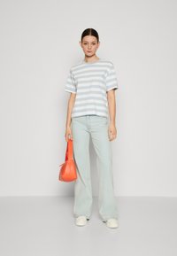 Selected Femme SLFESSENTIAL TEE - Apdrukāts T-krekls - light blue