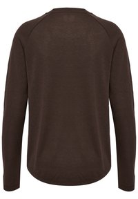 Brun långärmad skjorta med rund halsringning och raglanärmar, med en slät textur och en subtil glans. Inga synliga mönster.