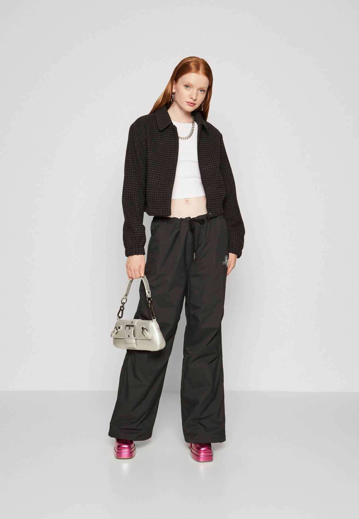 ONLELLA SHORT CHECK JACKET