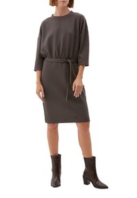 s.Oliver BLACK LABEL MIT TAILLENGÜRTEL - Jurk - mokka