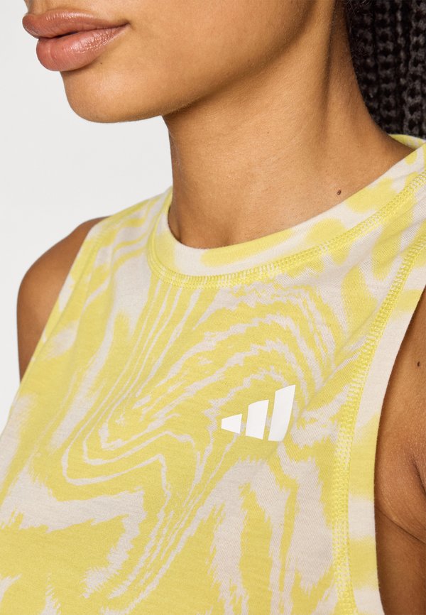 TRAIN ESSENTIALS ALL OVER PRINTED WORKOUT - Top - alumina4