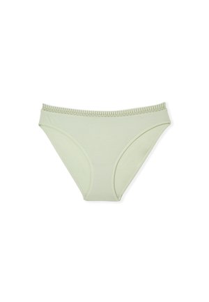 Sous-vêtement féminin vert clair avec une ceinture simple présentant un motif géométrique subtil cousu, affiché sur fond blanc.