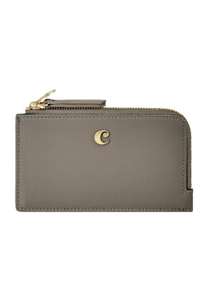 Gråt læder kortholderpung med guld lynlås og lille guld bogstav "C" emblem på forsiden.