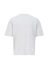 Biele tričko s krátkym rukávom vyrobené z jemnej bavlny, s voľným strihom, okrúhlym výstrihom a čistým lemom bez akýchkoľvek viditeľných dizajnov alebo logo.