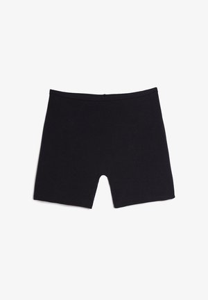 Shorts en coton noirs avec une texture lisse, d'une longueur mi-cuisse et une taille élastique. Design simple sans motifs ni accents supplémentaires.